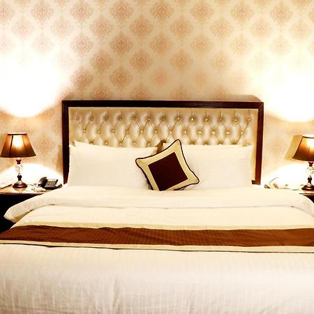 Shalimar Tower Hotel Lahore Esterno foto