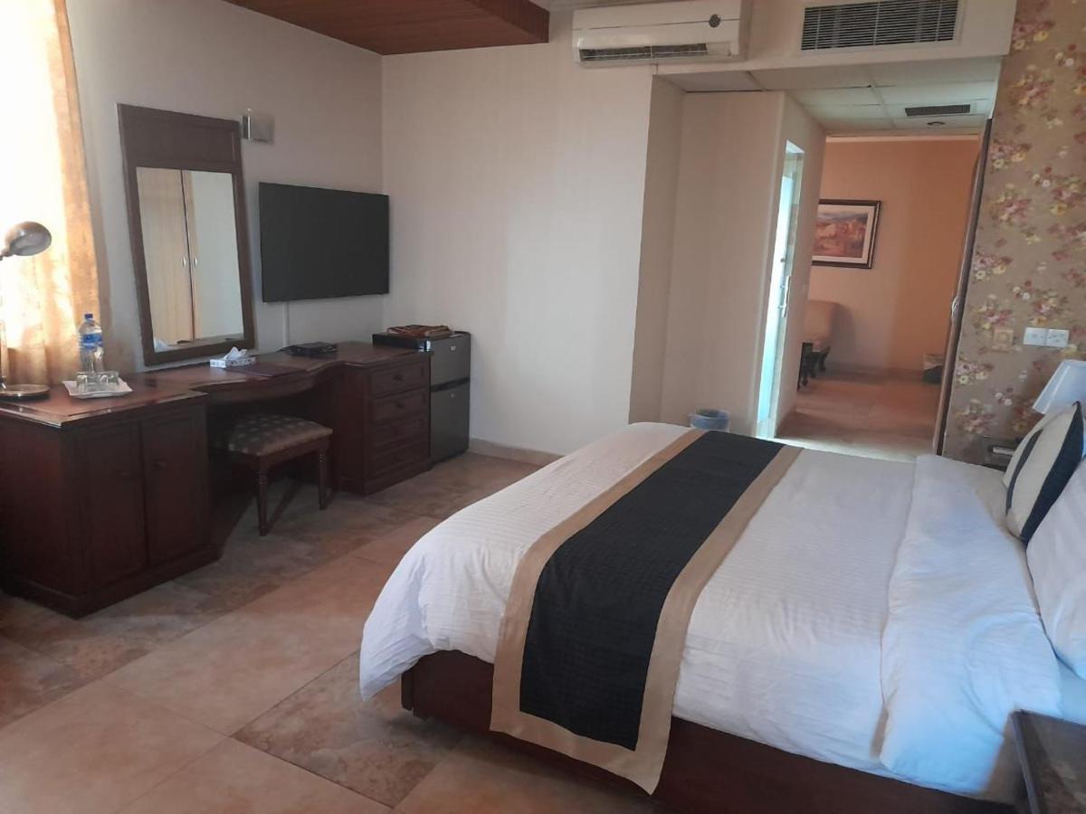 Shalimar Tower Hotel Lahore Esterno foto