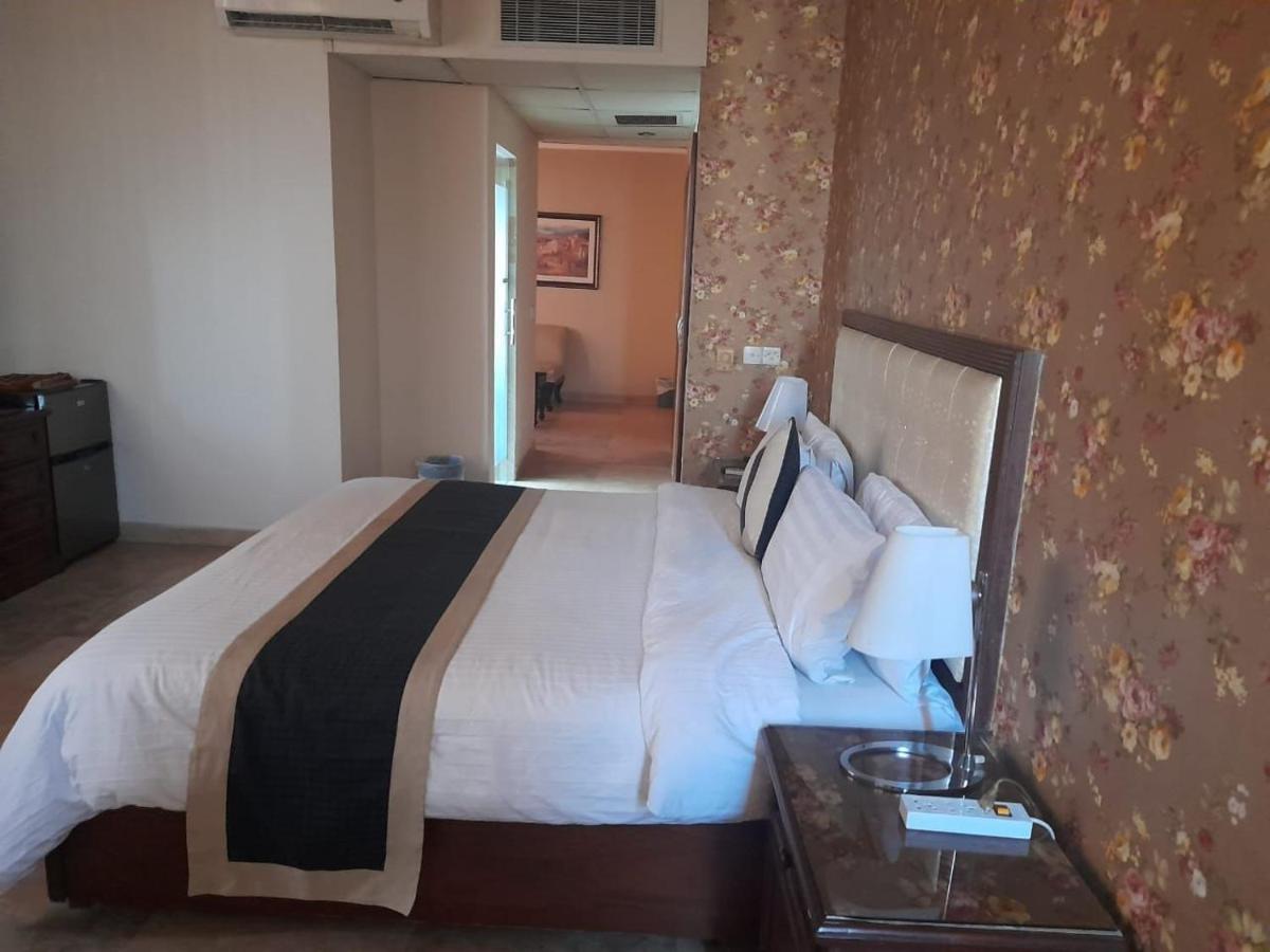 Shalimar Tower Hotel Lahore Esterno foto