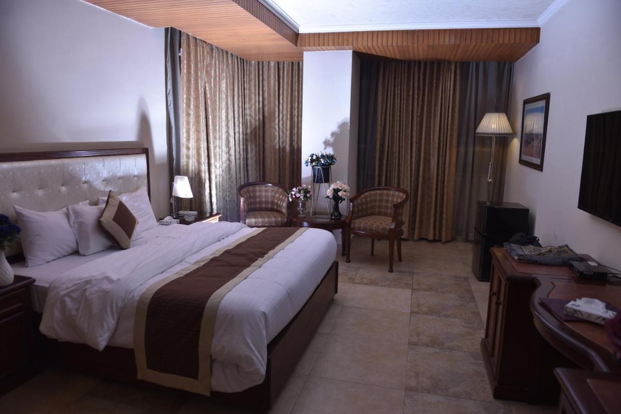 Shalimar Tower Hotel Lahore Esterno foto