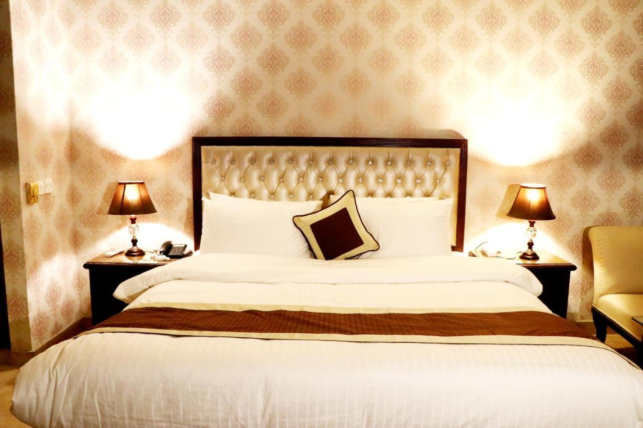 Shalimar Tower Hotel Lahore Esterno foto